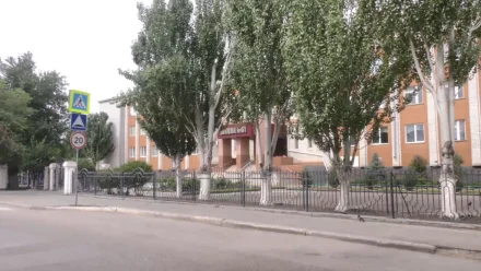 В Астрахани благоустроят подходы к школе №61
