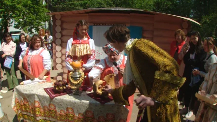 В Астрахани провели мастер-классы, посвящённые быту и профессиям времён Петра I