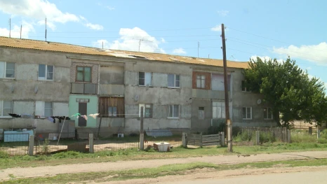 Под Астраханью жильцы аварийного дома ждут переселения или компенсации