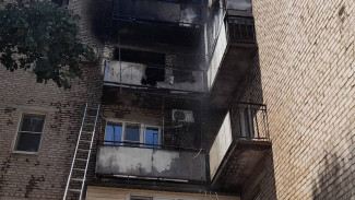 В Советском районе Астрахани при пожаре в многоэтажке пострадали двое детей