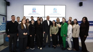 Игорь Бабушкин поздравил астраханских студентов с праздником