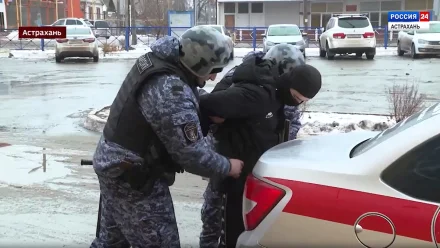 В Астрахани росгвардейцы ловили хулигана, а поймали нарушителя в федеральном розыске