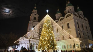 Огни на главной ёлке Астраханской области торжественно зажгут 23 декабря