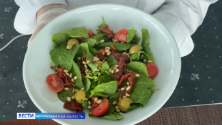 Рубрика "Приятного аппетита": Салат из шпината