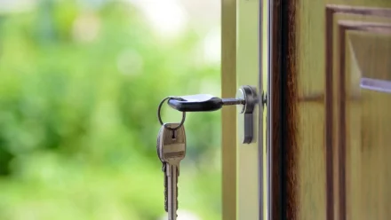 В Астрахани прокуратура помогла семье из 5 человек получить законное жильё