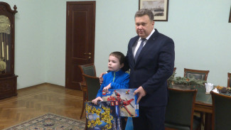 Глава Астрахани и министр здравоохранения региона исполнили мечты детей