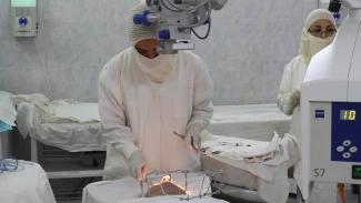 Астраханские офтальмологи проводят высокотехнологичные операции в рамках нацпроекта