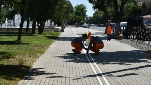 В Астрахани обустраивают дорожки для велосипедистов и самокатчиков