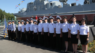 В Астрахани День ВМФ отметили воинским ритуалом 
