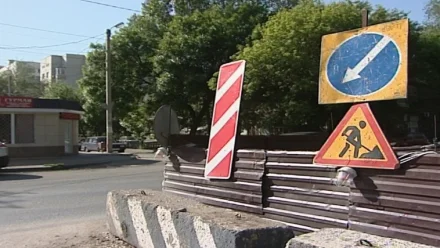 Жители Астрахани жалуются на затруднённый проезд по улице Адмирала Нахимова