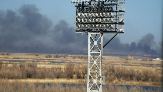 Под Астраханью горит камыш на площади 800 кв. метров