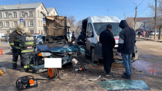 В УМВД опровергли информацию о погибшем в ДТП с маршруткой в Астрахани