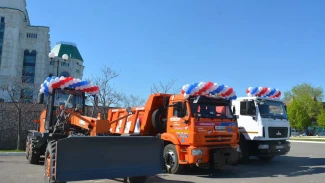 В Астрахани пополнился парк коммунальной спецтехники
