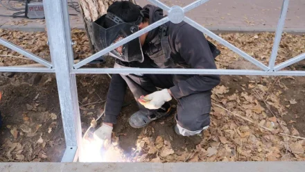 В Астрахани установили более 2 тыс. метров дорожного ограждения