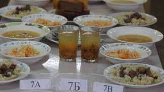 Свыше 180 млн рублей выделят на питание для астраханских школьников