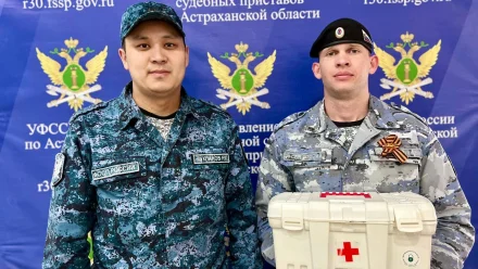 В Астрахани приставы спасли женщину во время приступа эпилепсии