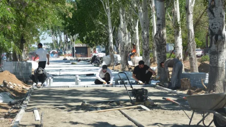 В Астрахани на Комсомольской набережной проводится 4 этап благоустройства