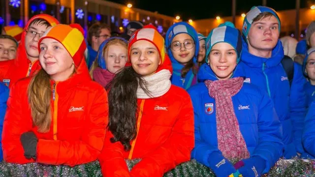 10 юных астраханцев отправились в международный детский центр “Артек”