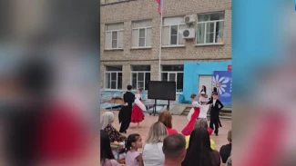 В астраханской школе отметили День семьи любви и верности