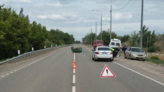 Под Астраханью водитель иномарки столкнулся с 84-летним мотоциклистом