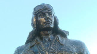 В Астрахани открыли памятник Степану Здоровцеву после реставрации