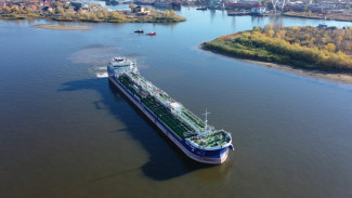 В Астраханской области проводят ходовые испытания нового танкера-химовоза 