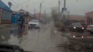 Астраханская полиция прокомментировала видео с инспектором ДПС на трицикле