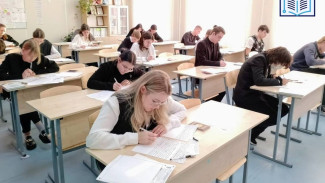 Большинство астраханских выпускников успешно написали итоговое сочинение