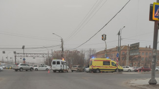 В Астрахани в ДТП на Островского пострадали 3 пассажира маршрутки