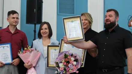 Игорь Бабушкин поздравил астраханских строителей с профессиональным праздником