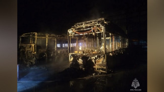 В Астрахани огнеборцы несколько часов ликвидировали крупный пожар