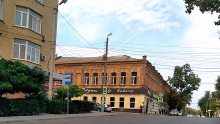 В Астрахани возле детской поликлиники установили дорожные знаки