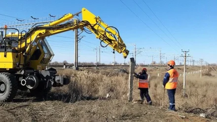 В Астраханской области устанавливают электропастухи около ж/д путей