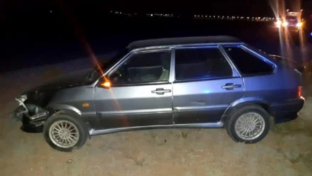 Под Астраханью водитель “Лады” сбил мужчину, менявшего колесо на авто