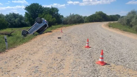Под Астраханью 26-летний мужчина угнал автомобиль и погиб в ДТП