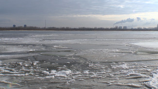 Под Астраханью мужчина провалился под лед