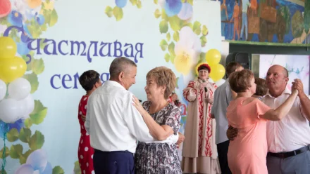 Семьи Камызякского района поделились секретом долгой семейной жизни