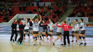 «Астраханочка» вышла в «Финал четырёх» Кубка России и получила новый автобус