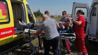 Вертолёт санаваиации доставил в Астрахань пациентов в тяжелом состоянии