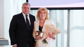 Игорь Бабушкин поздравил областной наркодиспансер с 40-летием