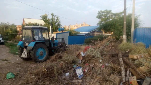 Более 7 тысяч тонн мусора собрали с улиц Астрахани с начала года