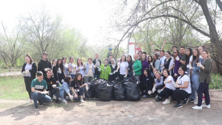 Молодёжь юга России вышла на субботник в Астрахани