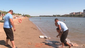 Астраханские спасатели на воде отмечают профессиональный праздник