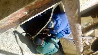 Камызяк уже сутки остаётся без холодной воды из-за коммунальной аварии