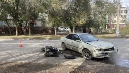 В Трусовском районе Астрахани в ДТП пострадал мотоциклист