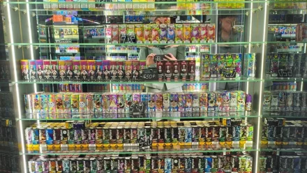 В Астрахани незаконно реализовывали никотиносодержащую продукцию