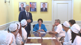 Леонид Огуль обсудил программу развития здравоохранения со студентами АГМУ