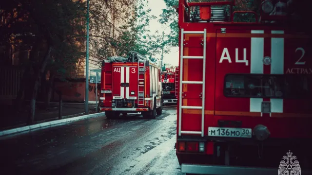 В Астрахани ночью произошел пожар в квартире жилого дома