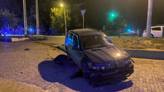 В Астрахани на улице Н. Островского водитель BMW насмерть сбил 46-летнюю женщину