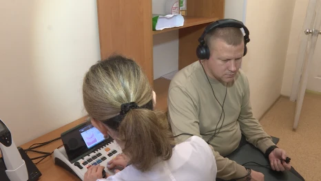 Специалисты федерального медцентра провели диспансеризацию для астраханских ветеранов СВО 